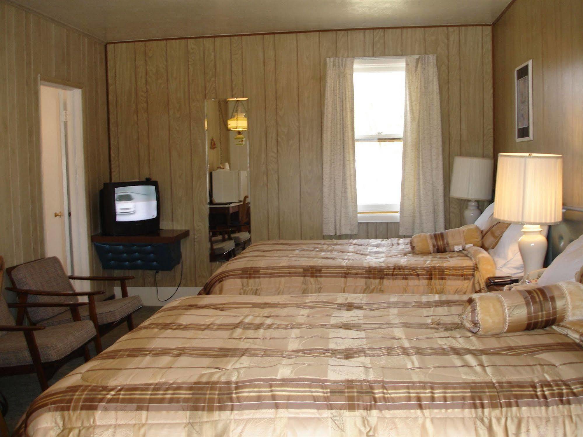 Modoc Inn Alturas Bagian luar foto