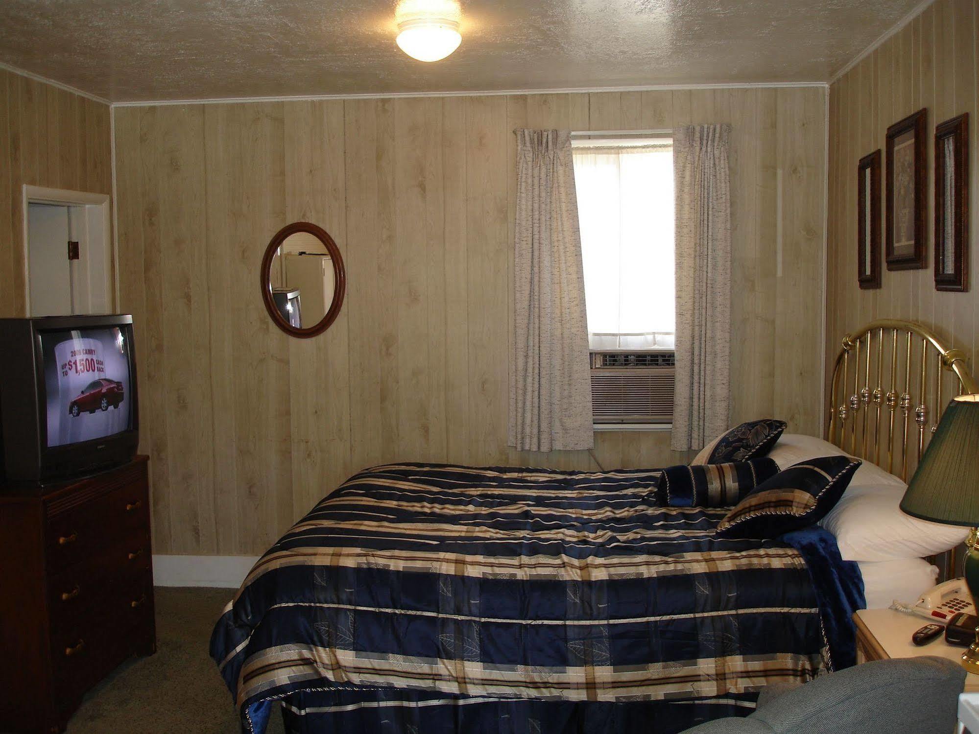 Modoc Inn Alturas Bagian luar foto