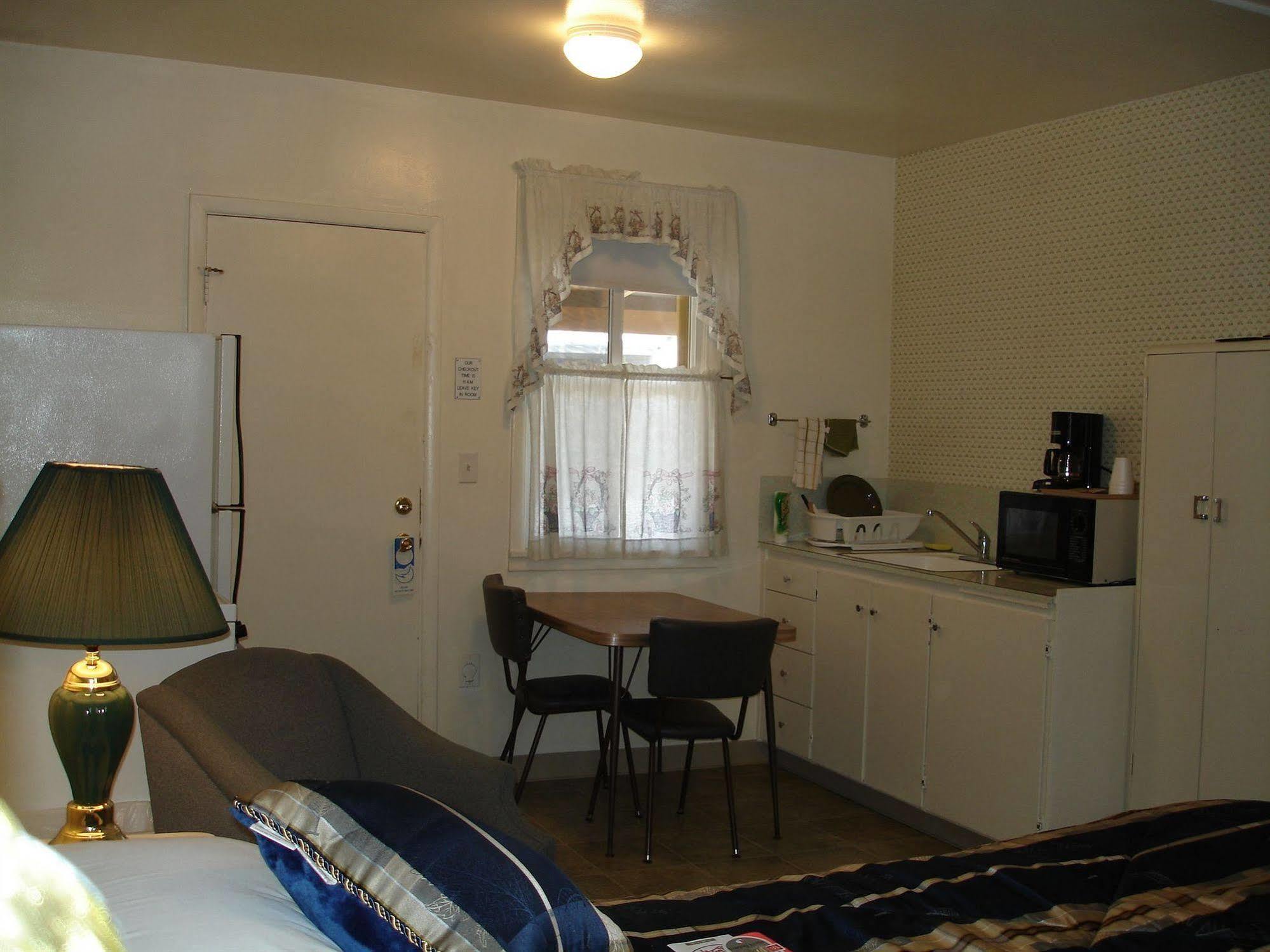 Modoc Inn Alturas Bagian luar foto